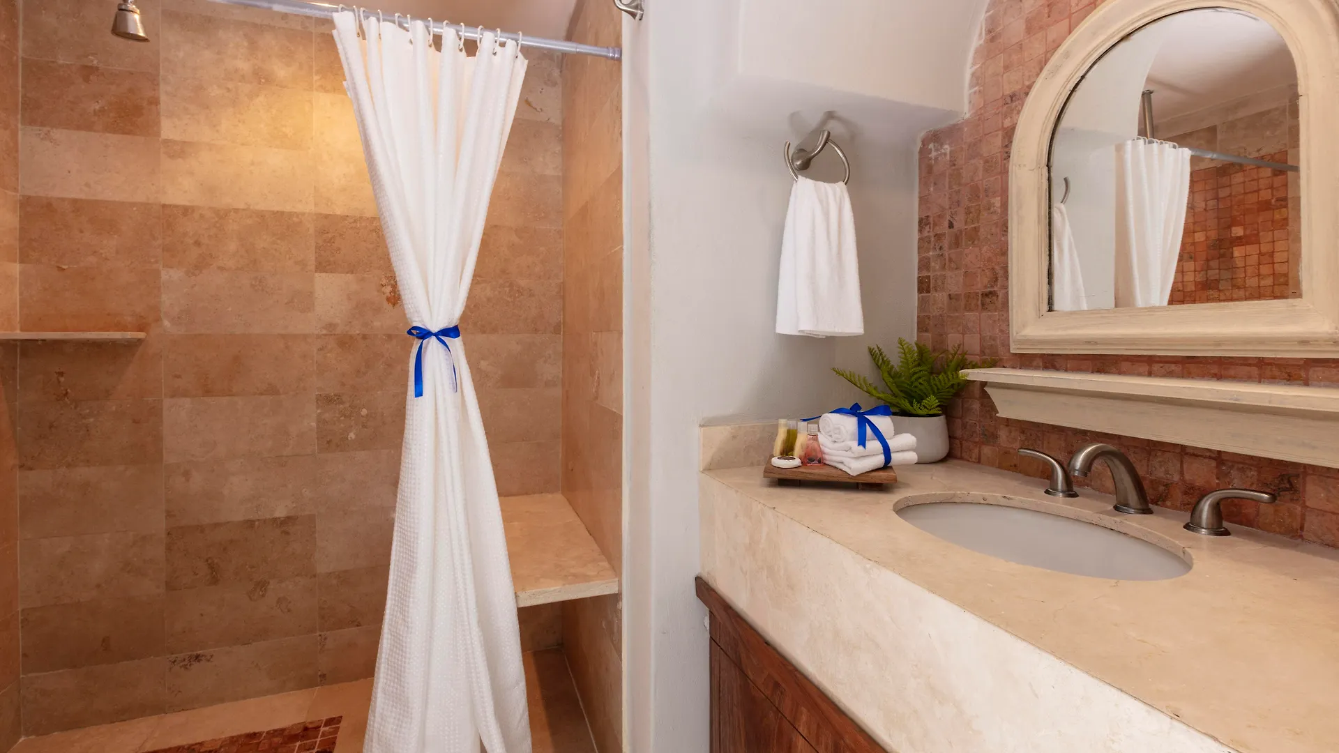 فندق Blue Chairs Beachfront Resort Puerto Vallarta - Adults Only