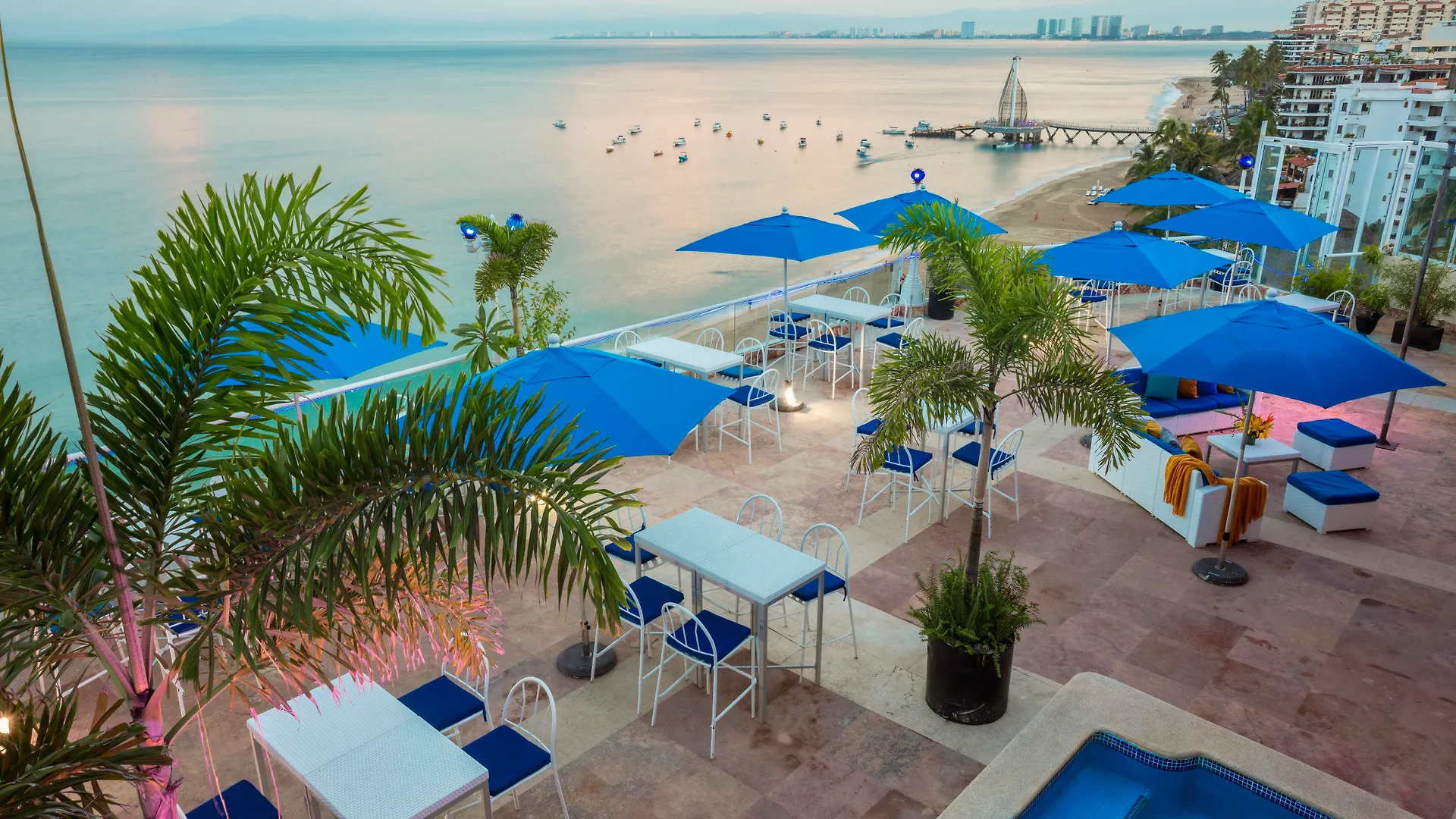 Blue Chairs Beachfront Resort Puerto Vallarta - Adults Only 3*,  المكسيك