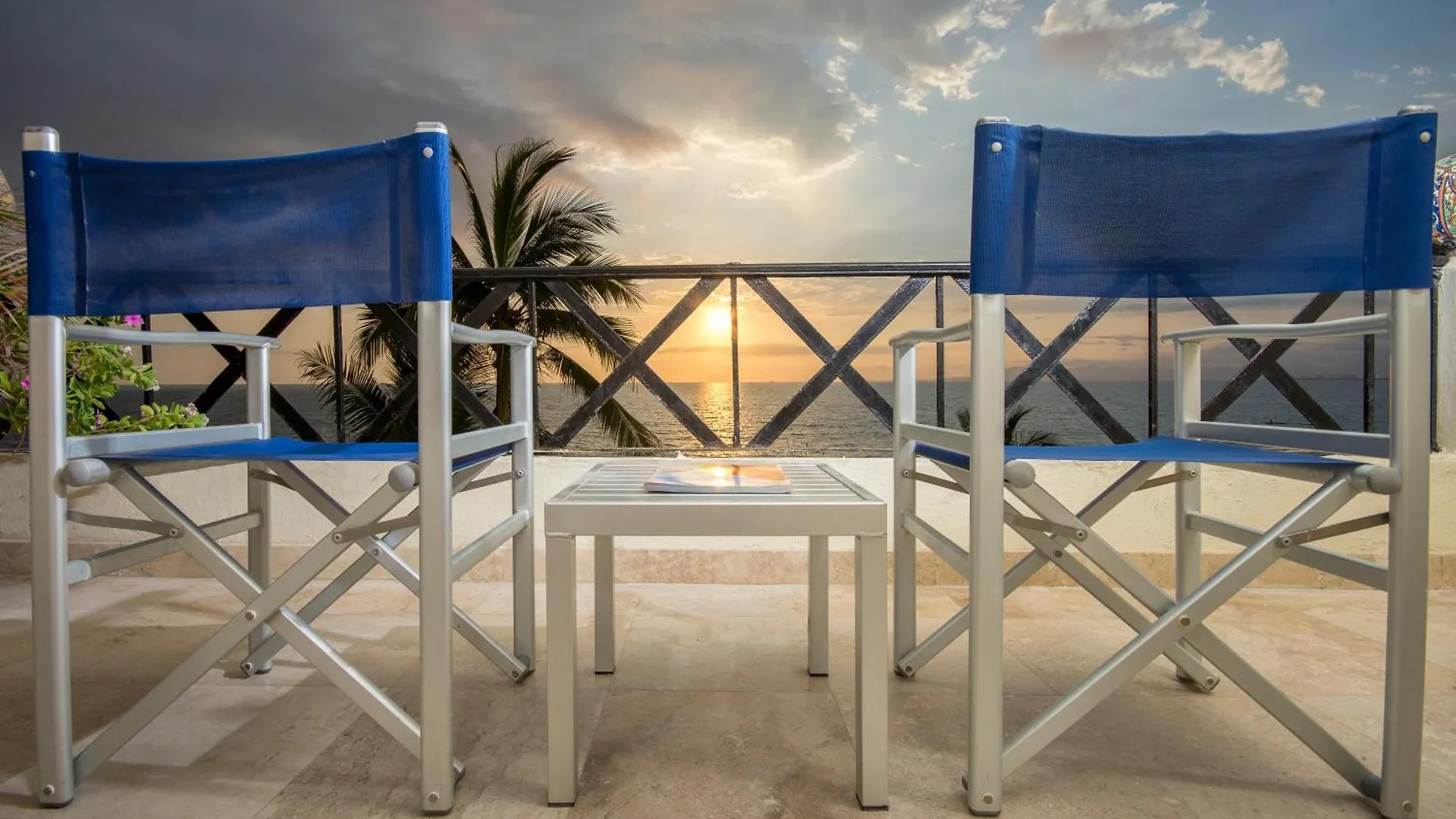 Blue Chairs Beachfront Resort Puerto Vallarta - Adults Only