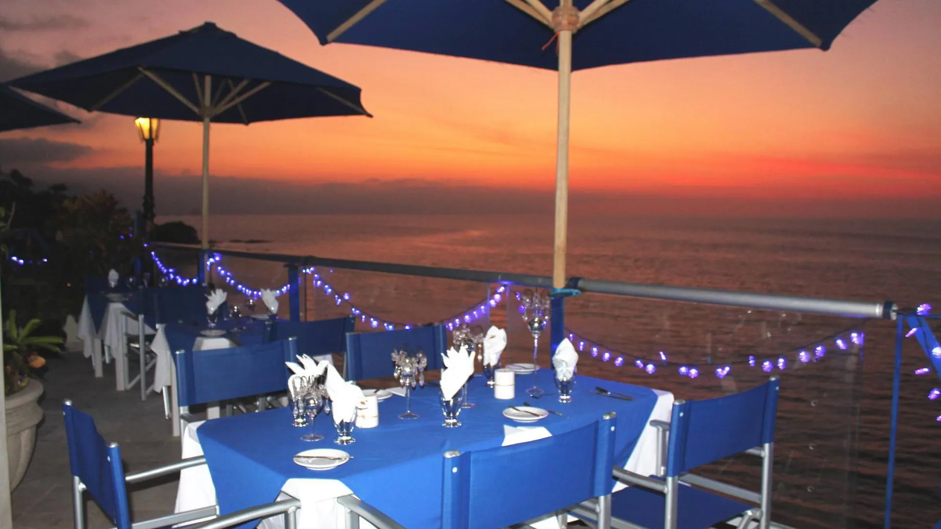 Blue Chairs Beachfront Resort Puerto Vallarta - Adults Only فندق