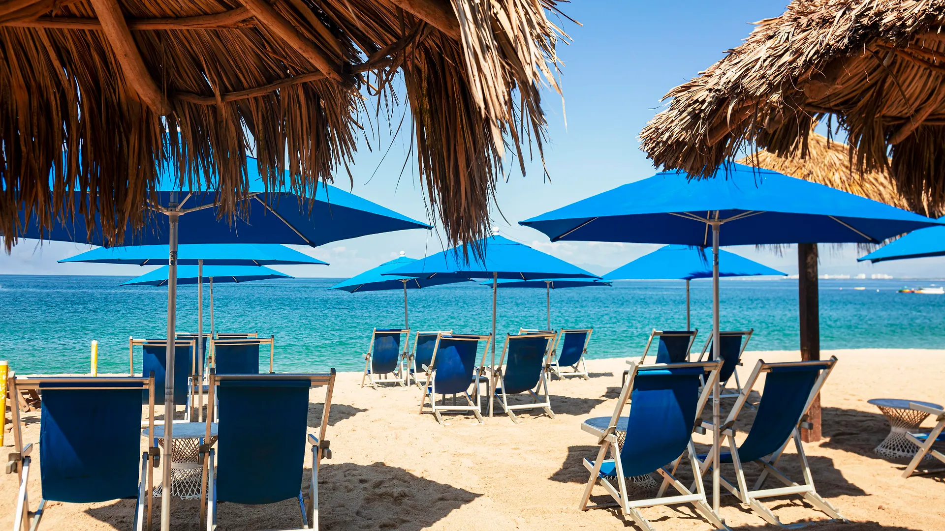 Blue Chairs Beachfront Resort Puerto Vallarta - Adults Only 3*,