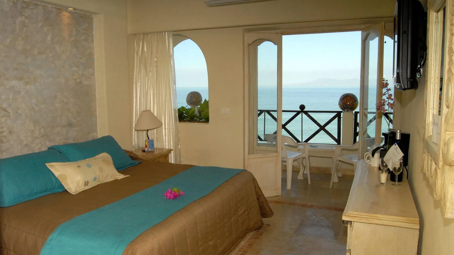 Blue Chairs Beachfront Resort Puerto Vallarta - Adults Only