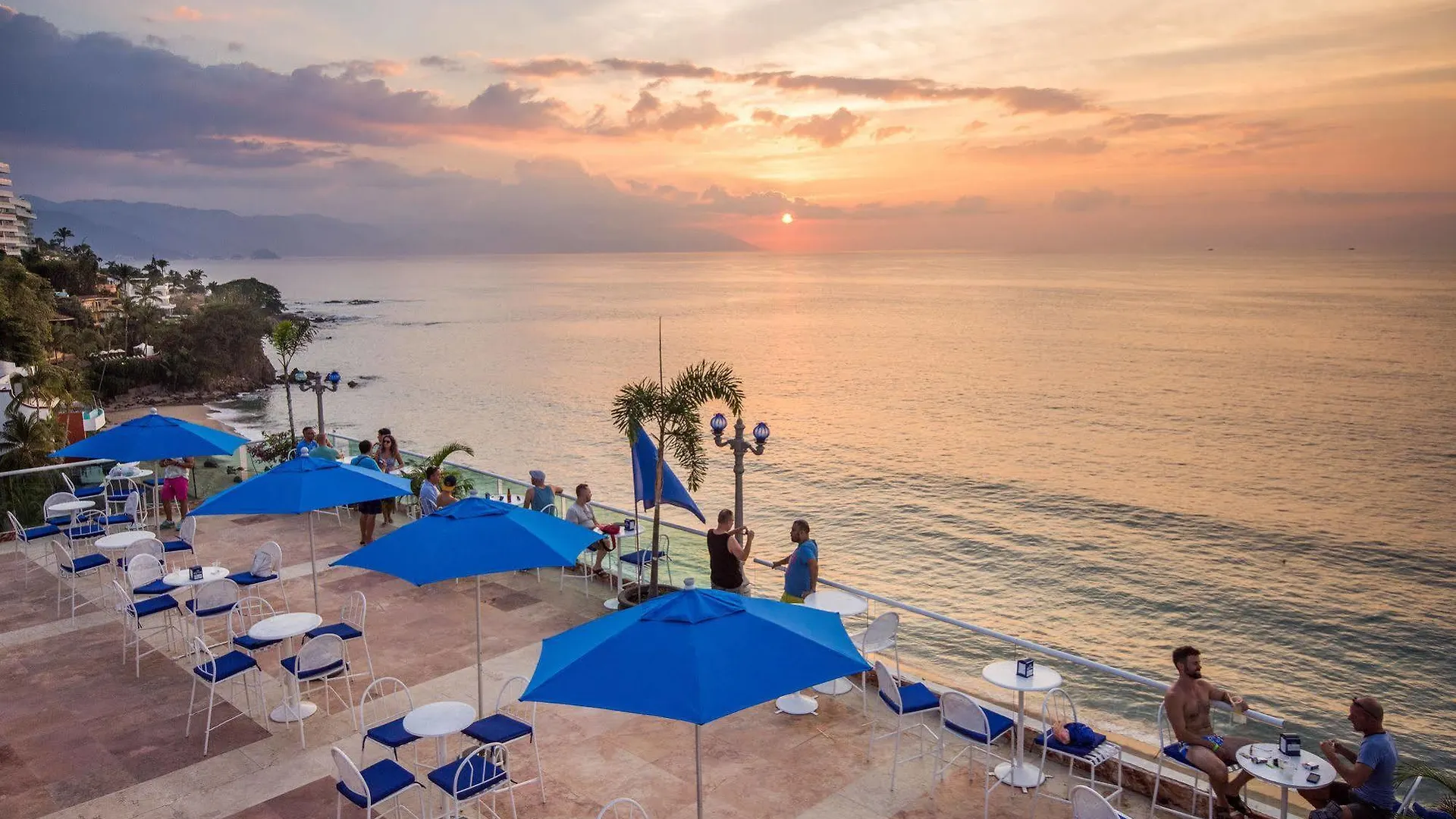 Blue Chairs Beachfront Resort Puerto Vallarta - Adults Only